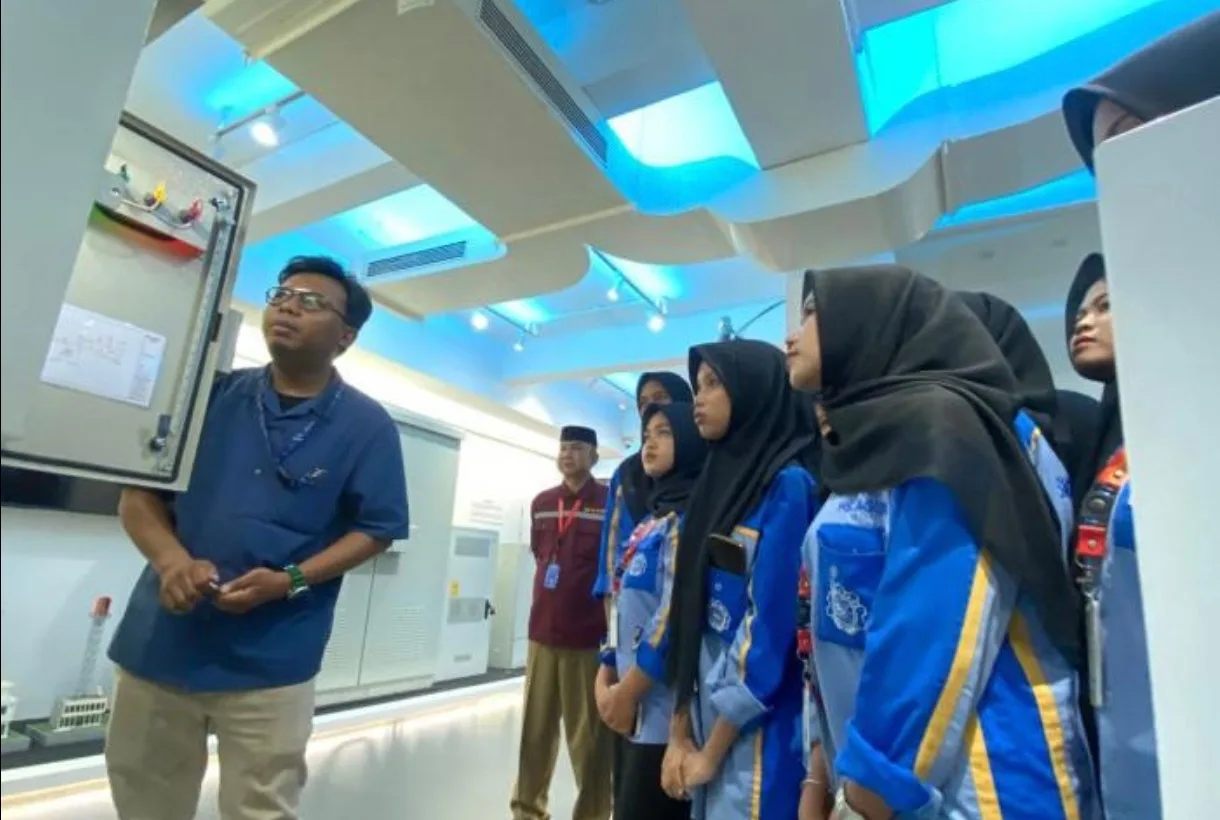 SMK HS AGUNG Perkuat Kerja Sama Industri, Siswa TKJ Kunjungi TBIG