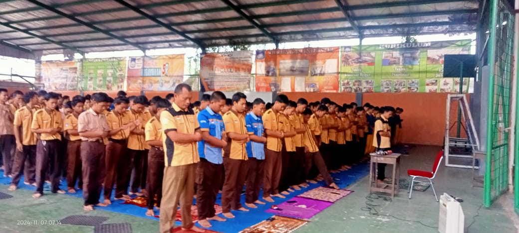 Kegiatan Sholat Zuhur serta Ashar